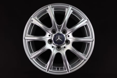 Meinikreifen Onlineshop bietet Ihnen Original Mercedes C-Klasse W205 16 Zoll Alufelgen A2054012400 6,5Jx16 ET38 5x112