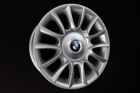 Meinikreifen Onlineshop bietet Ihnen Original BMW 3er Individual Styling 152 18 Zoll Alufelgen 8Jx18 ET34 8,5Jx18 ET37 5x120